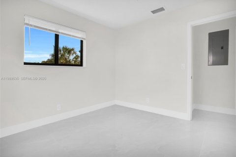 House in Deerfield Beach, Florida 3 bedrooms, 93.74 sq.m. № 2064551 - photo 25