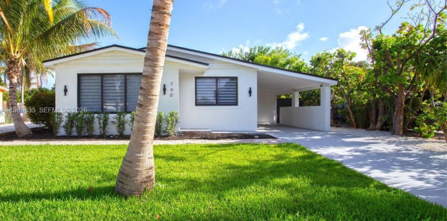 House in Deerfield Beach, Florida 3 bedrooms, 93.74 sq.m. № 2064551