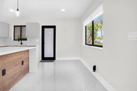 House in Deerfield Beach, Florida 3 bedrooms, 93.74 sq.m. № 2064551 - photo 10