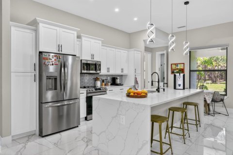 Villa ou maison à vendre à Naples, Floride: 4 chambres, 216.46 m2 № 2147052 - photo 4