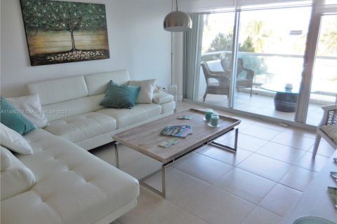Condo in Miami Beach, Florida, 2 bedrooms  № 1978273 - photo 21