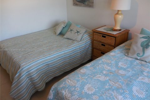 Condo in Miami Beach, Florida, 2 bedrooms  № 1978273 - photo 26