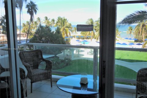 Condo in Miami Beach, Florida, 2 bedrooms  № 1978273 - photo 8