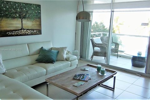 Condo in Miami Beach, Florida, 2 bedrooms  № 1978273 - photo 20
