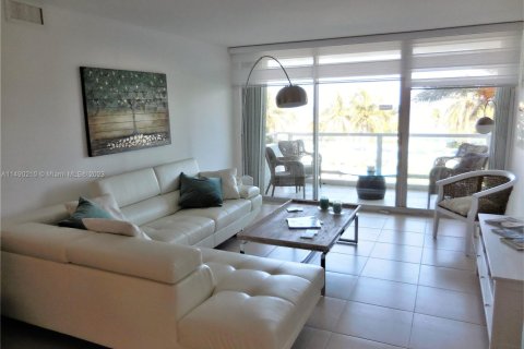 Condo in Miami Beach, Florida, 2 bedrooms  № 1978273 - photo 7