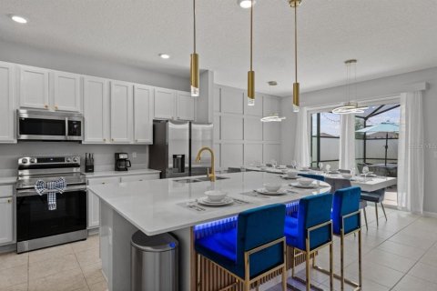 Villa ou maison à vendre à Kissimmee, Floride: 8 chambres, 266.82 m2 № 2294708 - photo 12