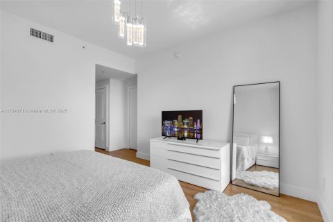 Condominio en venta en Fort Lauderdale, Florida, 1 dormitorio, 86.12 m2 № 1981057 - foto 4