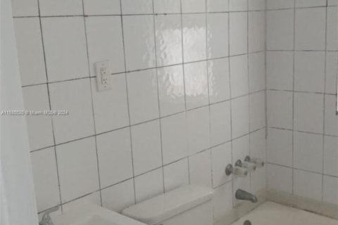 Купить виллу или дом в Майами, Флорида 4 спальни, 117.71м2, № 1926503 - фото 13
