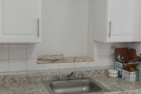Купить виллу или дом в Майами, Флорида 4 спальни, 117.71м2, № 1926503 - фото 9