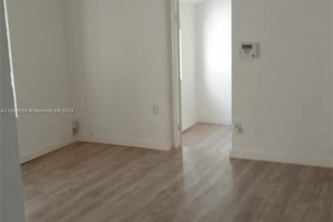 Купить виллу или дом в Майами, Флорида 4 спальни, 117.71м2, № 1926503 - фото 12