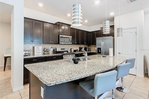 Townhouse in Davenport, Florida 5 bedrooms, 192.87 sq.m. № 1561983 - photo 8