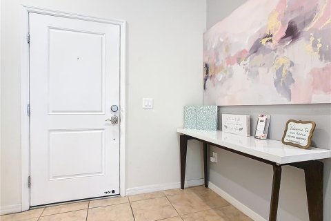 Townhouse in Davenport, Florida 5 bedrooms, 192.87 sq.m. № 1561983 - photo 4