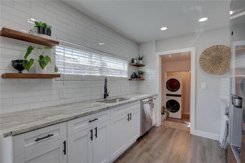 Casa en venta en Saint Petersburg, Florida, 3 dormitorios, 140.47 m2 № 1576147 - foto 3