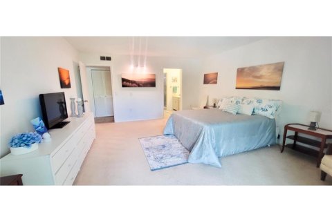 Condo in Bradenton, Florida, 2 bedrooms  № 1301561 - photo 8