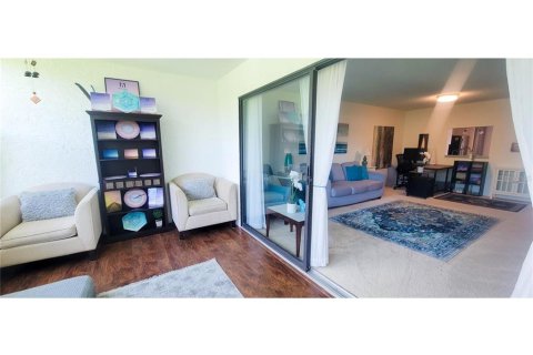 Condo in Bradenton, Florida, 2 bedrooms  № 1301561 - photo 15