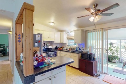House in Port Charlotte, Florida 2 bedrooms, 111.85 sq.m. № 1866240 - photo 10
