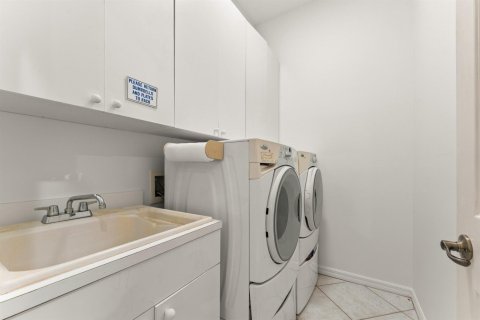 Купить виллу или дом в Стьюарт, Флорида 2 комнаты, 258.27м2, № 2403790 - фото 20
