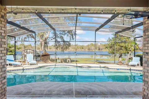 House in Deltona, Florida 3 bedrooms, 172.24 sq.m. № 1561275 - photo 2