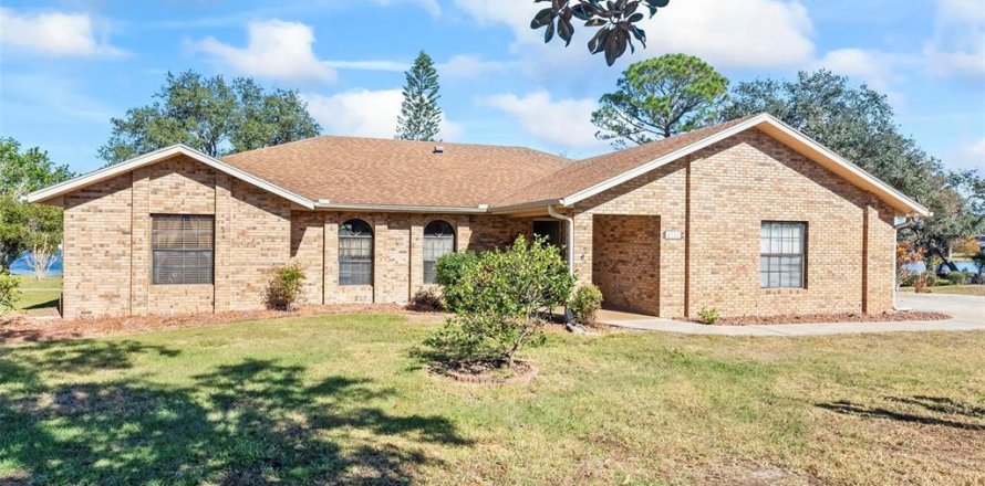 House in Deltona, Florida 3 bedrooms, 172.24 sq.m. № 1561275