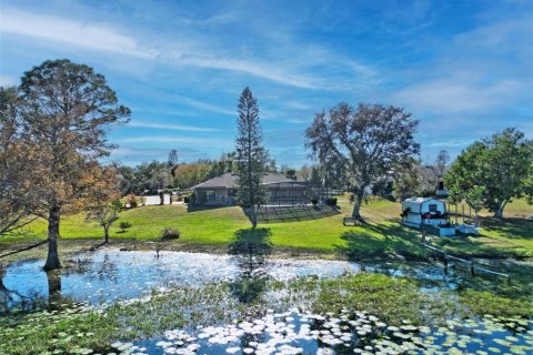 House in Deltona, Florida 3 bedrooms, 172.24 sq.m. № 1561275 - photo 19