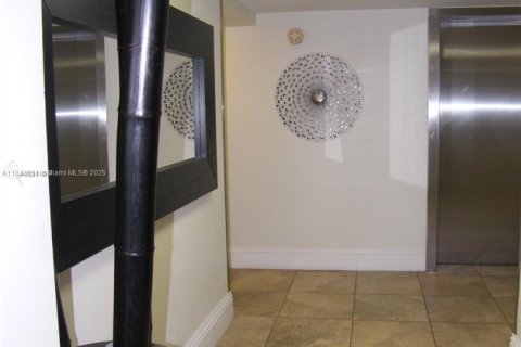 Condominio en venta en Miami Beach, Florida, 1 dormitorio, 61.5 m2 № 1839748 - foto 4