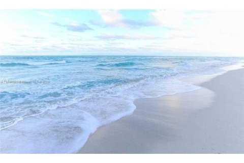 Condominio en venta en Miami Beach, Florida, 1 dormitorio, 61.5 m2 № 1839748 - foto 13