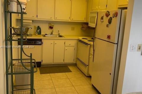 Купить кондоминиум в Пемброк-Пайнс, Флорида 2 спальни, 88.54м2, № 1981465 - фото 6