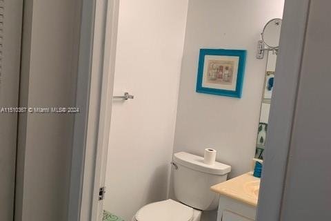 Купить кондоминиум в Пемброк-Пайнс, Флорида 2 спальни, 88.54м2, № 1981465 - фото 10