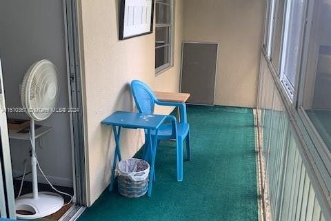 Купить кондоминиум в Пемброк-Пайнс, Флорида 2 спальни, 88.54м2, № 1981465 - фото 14