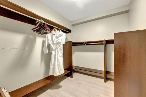 Condo in Fort Lauderdale, Florida, 2 bedrooms  № 1861031 - photo 27