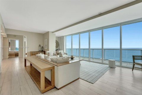 Condo in Fort Lauderdale, Florida, 2 bedrooms  № 1861031 - photo 3