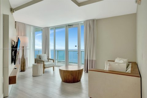 Condo in Fort Lauderdale, Florida, 2 bedrooms  № 1861031 - photo 16