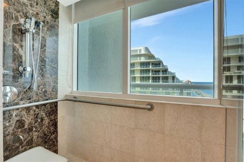 Condo in Fort Lauderdale, Florida, 2 bedrooms  № 1861031 - photo 23