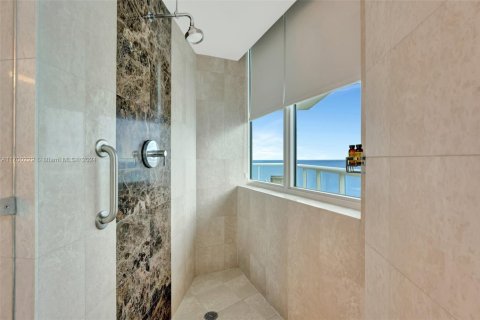 Condo in Fort Lauderdale, Florida, 2 bedrooms  № 1861031 - photo 7