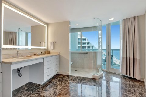 Condo in Fort Lauderdale, Florida, 2 bedrooms  № 1861031 - photo 20