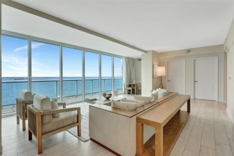 Condo in Fort Lauderdale, Florida, 2 bedrooms  № 1861031 - photo 2