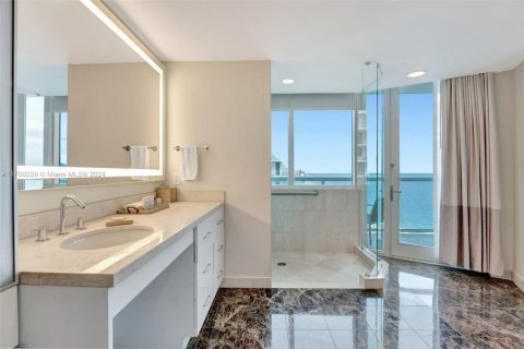 Condo in Fort Lauderdale, Florida, 2 bedrooms  № 1861031 - photo 21