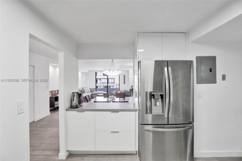 Condominio en venta en Hallandale Beach, Florida, 2 dormitorios, 146.79 m2 № 2042666 - foto 4