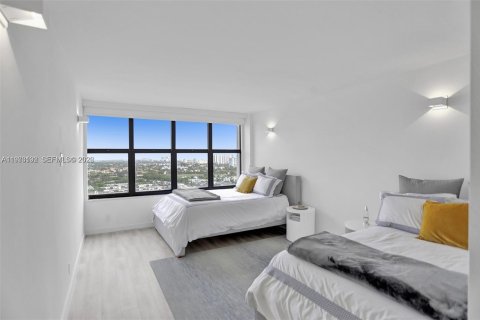 Condominio en venta en Hallandale Beach, Florida, 2 dormitorios, 146.79 m2 № 2042666 - foto 18