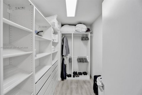 Condominio en venta en Hallandale Beach, Florida, 2 dormitorios, 146.79 m2 № 2042666 - foto 13