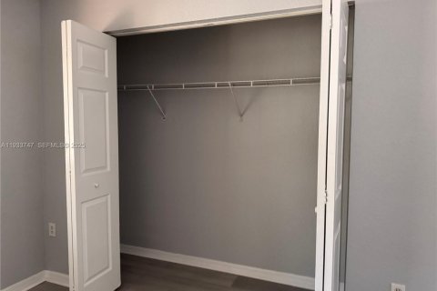 Adosado en alquiler en Opa-locka, Florida, 3 dormitorios, 116.41 m2 № 1992003 - foto 8