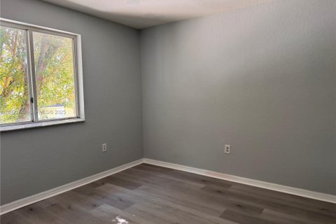 Adosado en alquiler en Opa-locka, Florida, 3 dormitorios, 116.41 m2 № 1992003 - foto 12