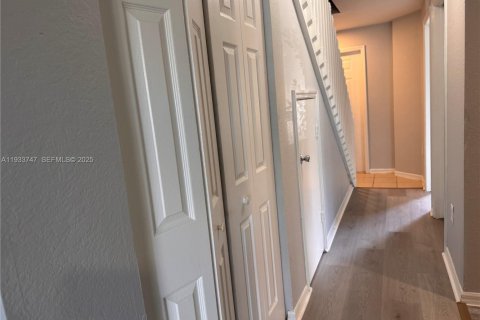 Adosado en alquiler en Opa-locka, Florida, 3 dormitorios, 116.41 m2 № 1992003 - foto 4