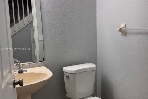 Adosado en alquiler en Opa-locka, Florida, 3 dormitorios, 116.41 m2 № 1992003 - foto 5