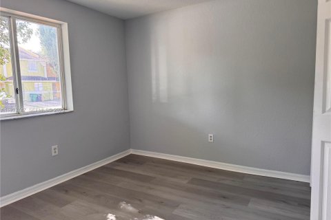 Adosado en alquiler en Opa-locka, Florida, 3 dormitorios, 116.41 m2 № 1992003 - foto 6