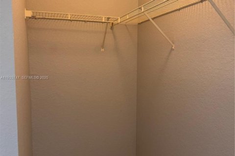 Adosado en alquiler en Opa-locka, Florida, 3 dormitorios, 116.41 m2 № 1992003 - foto 13