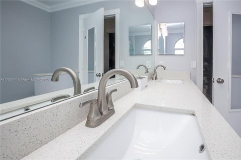 Casa en venta en Pembroke Pines, Florida, 3 dormitorios, 170.57 m2 № 1704524 - foto 30