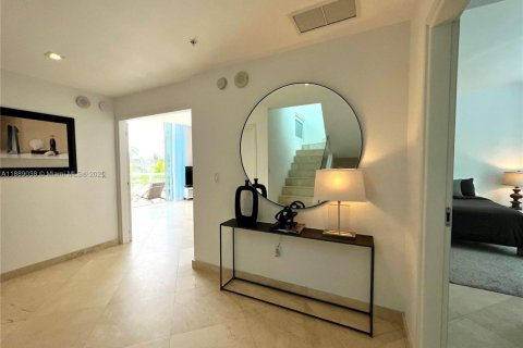 Снять в аренду таунхаус в Майами-Бич, Флорида 4 спальни, 229.47м2, № 1941235 - фото 9