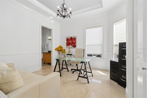House in Tampa, Florida 6 bedrooms, 542.27 sq.m. № 2093798 - photo 13