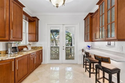 House in Tampa, Florida 6 bedrooms, 542.27 sq.m. № 2093798 - photo 20
